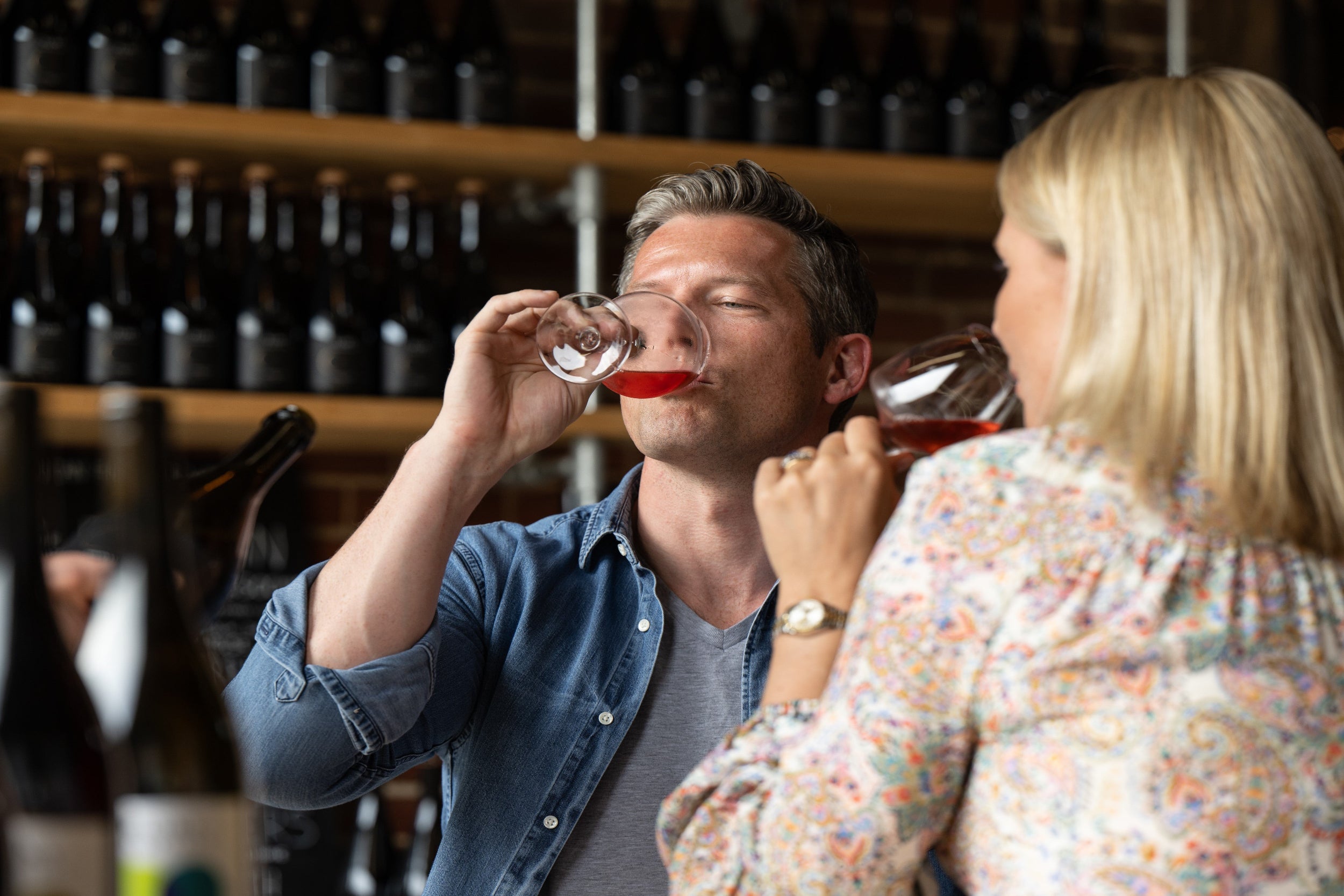 Pub Wine Bar Outdoor Seating Near Me Open Barre Near Me Bars